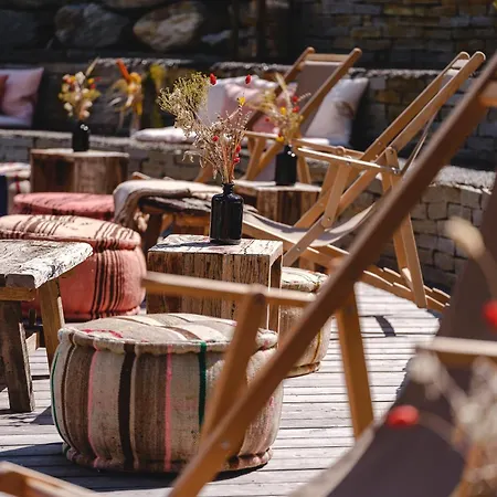 Отель Nomad By Cervo Mountain Церматт